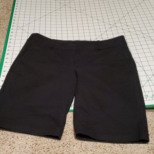Ann Taylor Signature shorts size 8